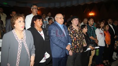 وزيرة الثقافة ونجوم المسرح في ضيافة «حدث في بلاد السعادة»