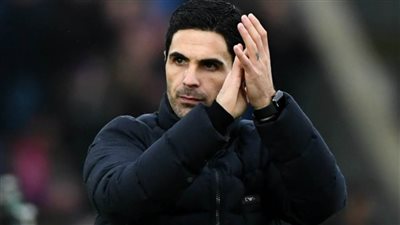 أرسنال يدرس استعارة مدافع مانشستر سيتي