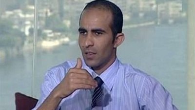 أمين «علماء مصر» يشهد أول جراحة متطورة للعيون في مصر