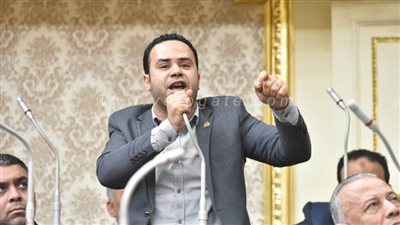 محمود بدر يتهم وزيرة الصحة بإهدار مليار و54 مليون جنيه ويطالب بسحب الثقة منها