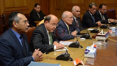 العصار يبحث مع وزيري البيئة والتنمية المحلية مشكلة القضاء على المخلفات