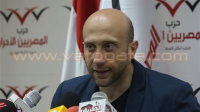 وجيه: المرشحون المسيحيون اللى سامعين شتيمتهم من حزب النور نازلين عنده ليه؟