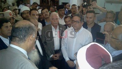 بالصور.. وزير الأوقاف يستمع لشرح عن تاريخ دير سانت كاترين