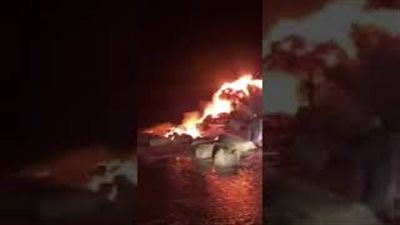 صاعقة رعدية تتسبب في اشتعال النيران بشاحنة الرياض (فيديو)