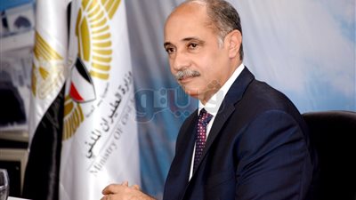وزير الطيران المدني يتفقد مطارات الصعيد.. يكلف بزيادة الطاقة الاستيعابية بأسيوط وتطوير الخدمات المقدمة للركاب بالأقصر ومراجعة خطط التأمين بسوهاج.. وتحفيز شركات السياحة على رحلات «الشارتر»