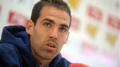 اعتزال مدافع منتخب إسبانيا وبرشلونة السابق