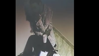 بالفيديو والصور.. لص متخصص في سرقة المراكز الطبية بالفيوم