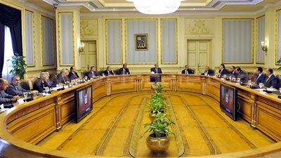 رئيس الوزراء يبحث مقترحات الغرف التجارية لدعم الاقتصاد