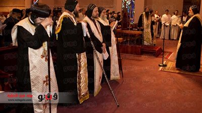 بالصور.. أساقفة الكنيسة الأرثوذكسية بأمريكا وكندا يصلون من أجل مصر