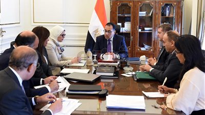 مدبولي يؤكد أهمية دور شركات الصناعات الدوائية في سد احتياجات السوق