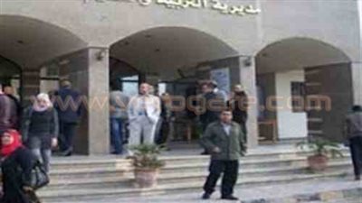 معلمو مدرسة النهضة بالإسكندرية يضربون عن العمل