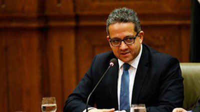 «مخازن سقارة» تطالب «الشحات» بتسليم كاميرا ولاب توب في عهدته