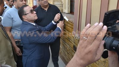 بالصور.. محافظ الإسماعيلية يفتتح مركز الجلدية بالشيخ زايد