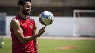 فحص طبي لعمرو السولية في مران الأهلي الصباحي