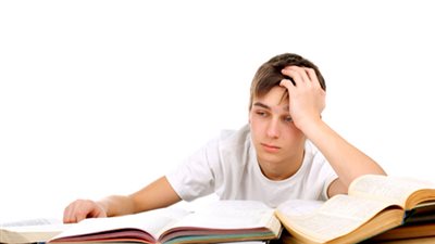 استشاري مخ وأعصاب يكشف أفضل وأسوأ ساعات مذاكرة للطلاب