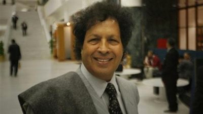 13 مايو.. بدء محاكمة أحمد قذاف الدم بتهمة مقاومة السلطات