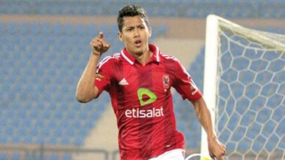 عمرو جمال يستغل الإجازة لأداء مناسك العمرة