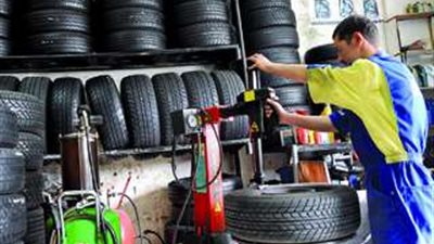 سقوط عاطل سرق محلا لإطارات السيارات بمصر القديمة