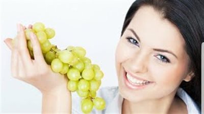 وصفة طبيعية تخلصك من التجاعيد وتمنحك إطلالة الشباب الدائم (فيديو)