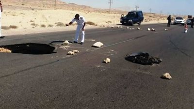 هبوط أرضي بالطريق الدولي «رأس سدر - شرم الشيخ» (صور)