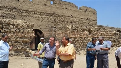 «متاحف الآثار حاميها حراميها».. تورط اثنين من موظفي الأمن في سرقة مخزن الفسطاط.. آخر يسرق 8 حشوات أثرية من المتحف القبطي.. وكيد الموظفين وراء محاولة سرقة قصر محمد علي بشبرا.. والآثار: ضعاف ا