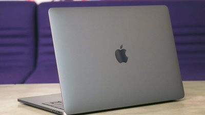 تطبيق بمتجر «آب ستور» متهم بسرقة سجلات متصفح المستخدمين