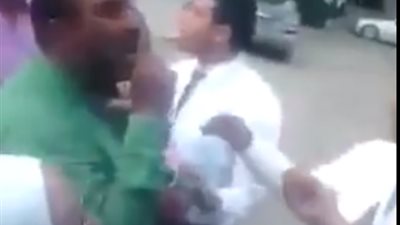 بالفيديو.. أمن مستشفى «57357» يمنع والد طفلة من الدخول بدون سبب