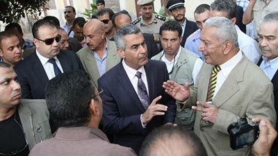 وزير النقل يتفقد مشروعات بني سويف والفيوم.. «الجيوشي»: صرف مكافأة 500 جنيه لكل عامل بورش «أبو راضي».. افتتاح كوبري دهشور 15 نوفمبر.. ويطالب بإنهاء أعمال صيانة عربات الدرجتين الثاني