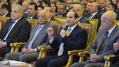 السيسي يشهد إعلان نتائج تعداد سكان مصر.. يكلف بتشكيل لجنة عليا من الحكومة والجامعات لدراسة وتحليل بيانات التعداد.. القضاء على ظاهرة زواج القاصرات.. وتوفير السكن اللائق لجميع المواطنين