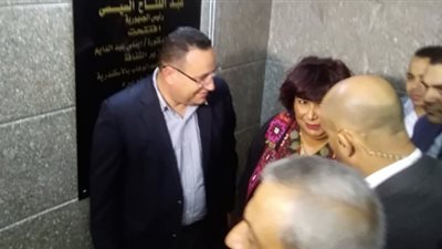 وزيرة الثقافة ومحافظ الإسكندرية يفتتحان مسرح محمد عبد الوهاب (فيديو)