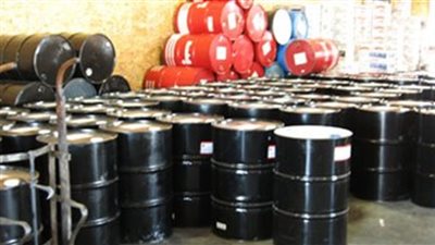 مصدر: إيران تستطيع تحمل هبوط أسعار النفط في ظل ارتفاع الدولار