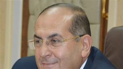 «عبد المنعم»: تطوير المناطق العشوائية وإنشاء مشروع سكني تجاري بسوهاج