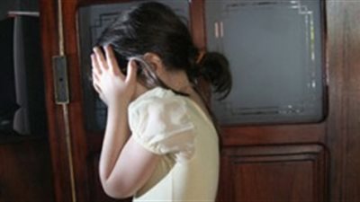 «علقة موت» لشاب حاول التعدي على طفلة جنسيًا بالشرقية