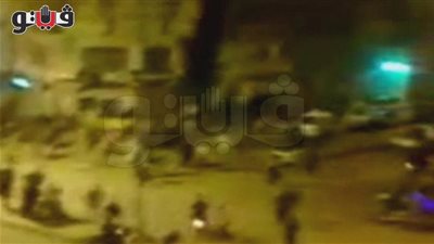 بالفيديو.. أهالي دمياط يهاجمون محال 