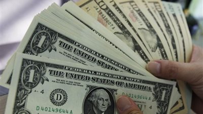 الدولار يتعافى بوجه عام بعد بيانات أوربية ضعيفة