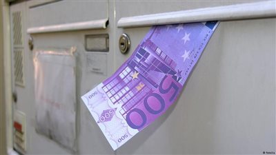 الشرطة الألمانية تبحث عن مجهول يوزع نقودًا على سكان مانهايم