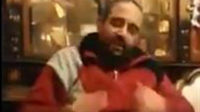 بالفيديو.. مدرس لغة عربية يعطي درسا على أنغام 