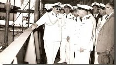 الملك فاروق يحكي قصة خروجه من مصر إلى نابولي