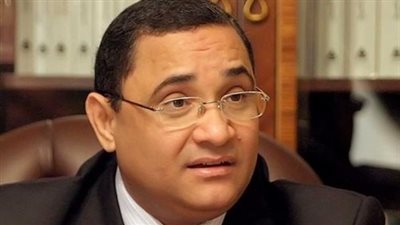 بلاغ يطالب بالتحقيق مع عبدالرحيم على لإذاعته تسجيلات نشطاء سياسيين