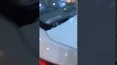 بالفيديو.. حقيقة اقتحام امرأة سعودية محل خضراوات بسيارتها