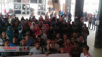 طلاب الإرهابية يتظاهرون بجامعة المنيا للمطالبة بالإفراج عن زملائهم