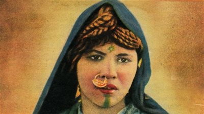 «البصيصة» علامة الموافقة على الزواج في واحة البركة