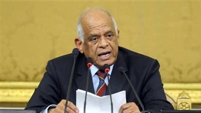 وفد برلماني برئاسة رئيس مجلس النواب يغادر مطار القاهرة