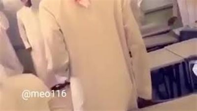 بالفيديو.. طالب يصفع زميله بطريقة مروعة داخل الفصل