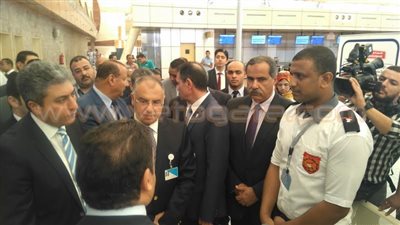 وزير الطيران يشهد تسليم فالكون مهام تأمين مطار شرم الشيخ