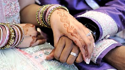 يمني يتزوج خطيبة ابنه