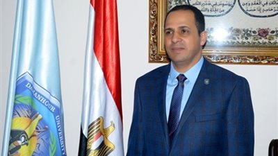 رئيس جامعة دمنهور يشارك في تدريب فريق أوروبي