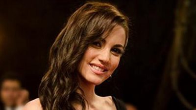 غدا.. «درة» تعود من باريس بعد انتهاء إجازتها