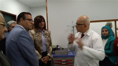 وزيرة الهجرة تتفقد مركز الكلى بجامعة المنصورة (صور)