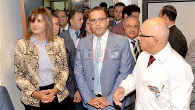وزيرة الهجرة تشيد بتجربة مركز كلى جامعة المنصورة (صور)